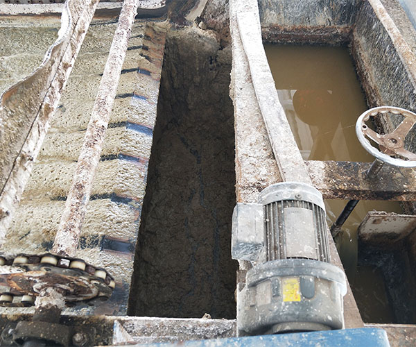 廢水治理現(xiàn)場(chǎng) 廢水治理現(xiàn)場(chǎng)