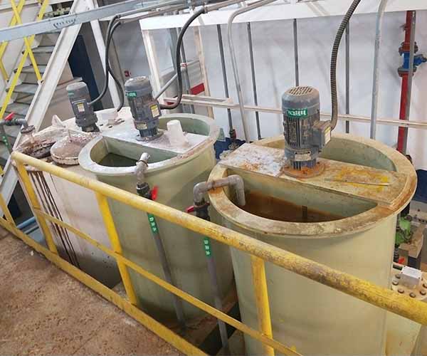 廢水處理現(xiàn)場 廢水處理現(xiàn)場