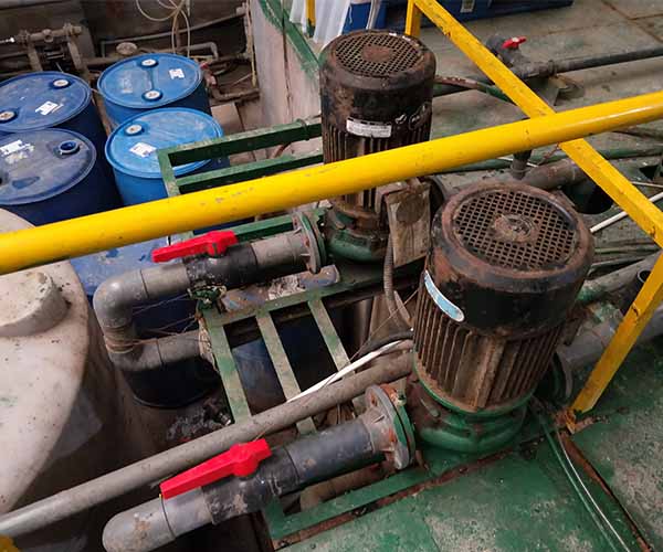 廢水處理現(xiàn)場(chǎng) 廢水處理現(xiàn)場(chǎng)