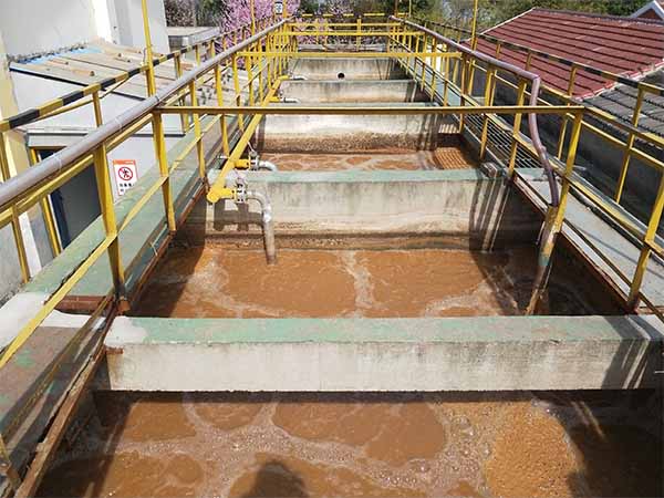 廢水處理現(xiàn)場 廢水處理現(xiàn)場