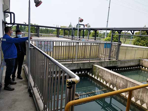 工業(yè)廢水處理現(xiàn)場(chǎng) 工業(yè)廢水處理現(xiàn)場(chǎng)