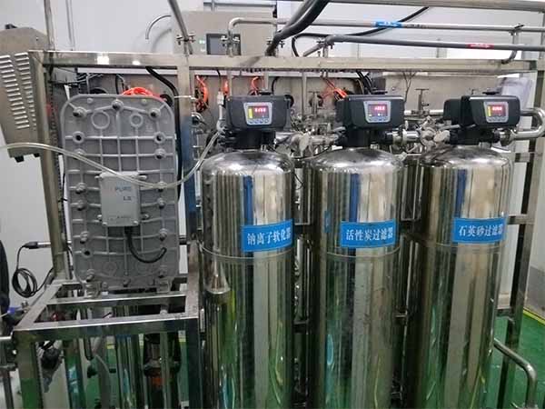 純水處理現(xiàn)場 純水處理現(xiàn)場