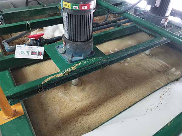 廢水處理現(xiàn)場(chǎng) 廢水處理現(xiàn)場(chǎng)